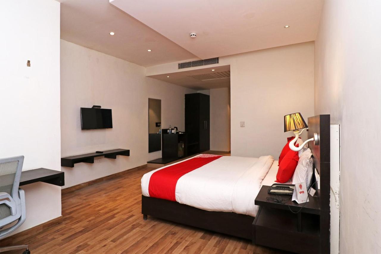 Capital O 19296 Joy Inn & Suites Bhiwadi Exteriér fotografie